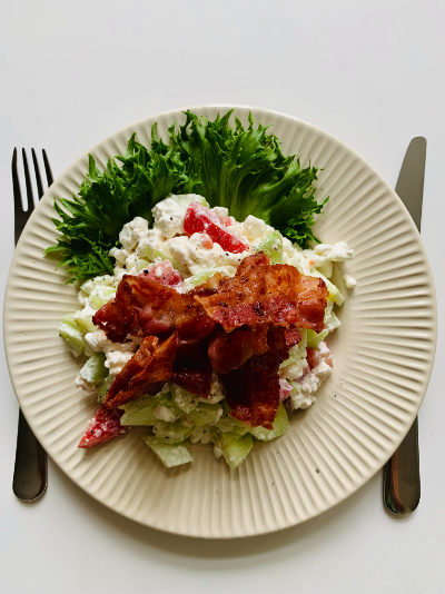 Lihtne kodujuustu salat